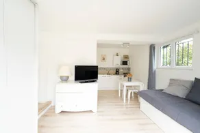 Bed & breakfast with garden | Garden view - Image 2