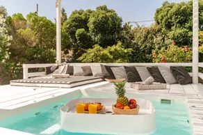Charmant appart'hôtel avec jacuzzi, jardin et terrasse | Vue jardin | Avec animaux autorisés - Image 2