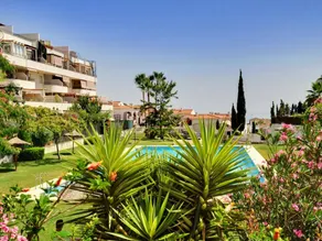 Appartement avec piscine, terrasse et jardin | Vue mer - Image 3