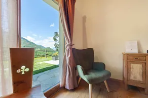 Private room with terrace & garden | Mountain view - Image 3