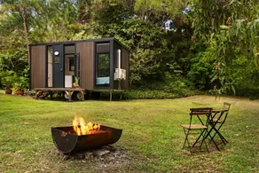 Lovely Tiny House Surrounded by Wildlife in Queensland - Image 2