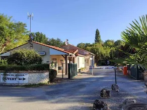 Pleasant unique accommodation with terrace & pool - Image 2