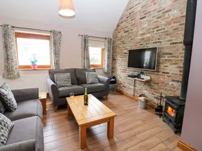 Cottage with garden - Image 4