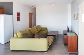 Apartment with garden, barbeque & pool - Image 5