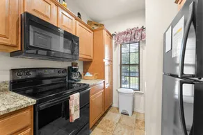 Family-oriented lovely condo - Image 4