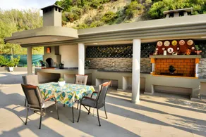 Villa with garden, terrace & private pool - Image 5