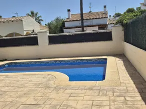 Cozy house with private pool, Wi-Fi, pet-friendly, near the beach - Image 2