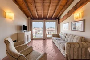 Apartment 'Antica Torre Byron' with Shared Pool, Wi-Fi, and Air Conditioning - Image 4