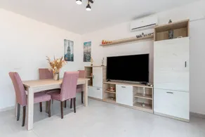 Apartment in Torre del Mar with Mountain Views, Wi-Fi, and Air Conditioning - Image 5