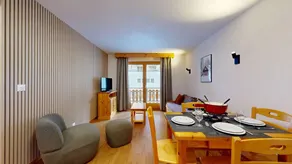Flat with sauna, terrace & hot tub - Image 4