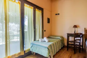 Room 'Libeccio' with Shared Pool and Air Conditioning - Image 3