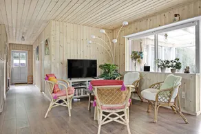 Scenic summer house 600 meters from sandy beach - Image 2