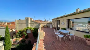 Apartment 'Apartaments Can Gibert - Albera' with Private Terrace, Wi-Fi and Air Conditioning - Image 3