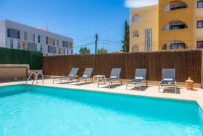 Family-friendly beautiful house with private pool, garden & terrace - Image 5