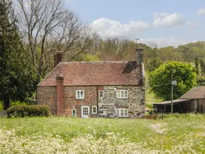Family-friendly lovely cottage with garden | Dogs allowed - Image 2