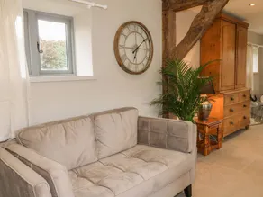 Cottage with garden - Image 3