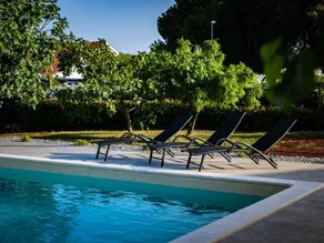 Fully equipped holiday home with private pool, terrace & barbecue | Pets allowed - Image 2