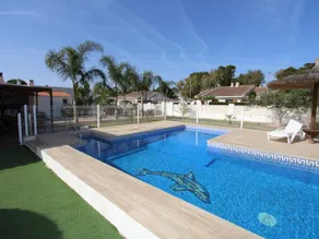 Cottage with garden, BBQ & private pool - Image 2