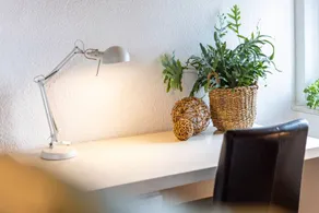 Appartement de vacances avec jardin, internet haut débit et barbecue | Vue jardin | Parfait pour le travail à distance - Image 4