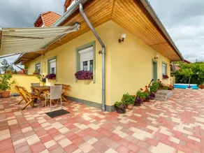 Fully equipped house with private pool, garden & barbecue - Image 2