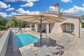 Villa mit Grill, Terrasse und Pool - Image 2