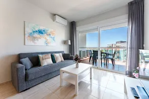Flat with garden, terrace & pool - Image 3