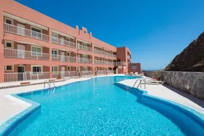 Charmant appartement de vacances avec jardin, terrasse et piscine | Vue ville | À côté de la plage | Parfait pour le travail à distance | Avec animaux bienvenus - Image 4