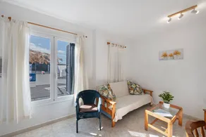 Charmante Ferienwohnung mit schnellem Internet, Terrasse und Garten | Bergblick | Nah am Strand | Perfekt für die Arbeit von Zuhause - Image 4