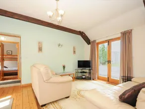 Cottage with garden & barbecue | Beach view - Image 4