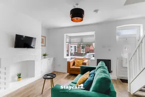 Fully equipped holiday home with garden - Image 2