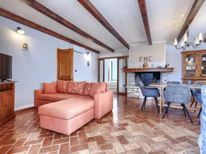 Fully equipped holiday home with barbecue, private pool & terrace - Image 4