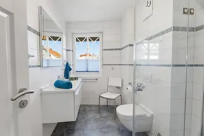 Komfortable Ferienwohnung mit Kamin, Terrasse und moderner Ausstattung in Zingst - Image 2