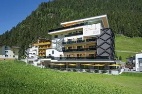 Family-oriented studio with heated pool, garden & barbecue | Ski nearby | Perfect for remote work | Dogs allowed - Image 2