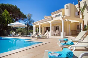 Villa with barbecue, jacuzzi & private pool - Image 2