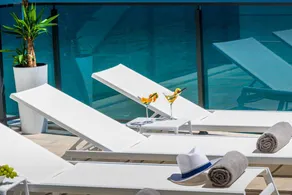 Beachfront Villa Ultimata with Pool - Image 4