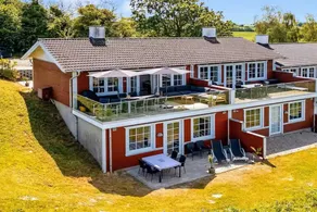 Holiday home with pool, garden & barbecue | Water view - Image 4
