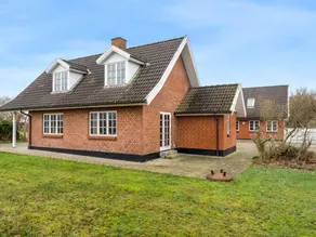 Holiday home with BBQ, private pool & hot tub - Image 5