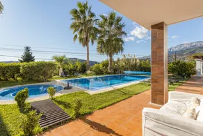 Villa with pool, garden & terrace | Sea view - Image 4