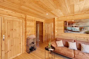 Fully equipped holiday home with jacuzzi, terrace & garden | Garden view | Pets are welcome - Image 3