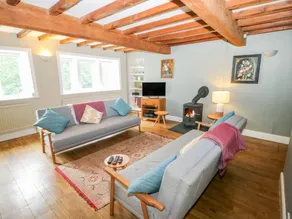 Cottage with garden & terrace - Image 2