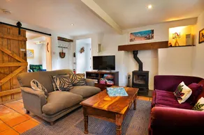 Cottage with garden - Image 2