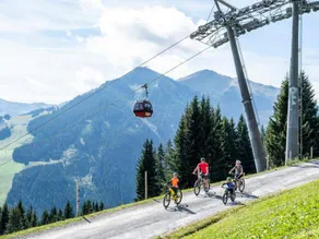 Familienfreundliches wunderschönes Apartment mit beheiztem Pool | Skifahren in der Nähe - Image 2