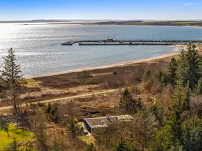 Lovely holiday home with panoramic view of the fjord. - Image 2