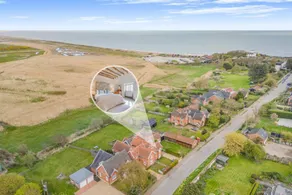 Fully equipped cottage with garden & BBQ | Water view | Close to the beach - Image 3