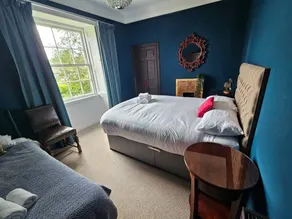 Apartamento apropiado para familias con jardín - Image 2