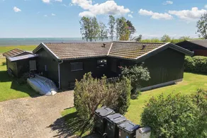 Fully equipped pleasant house with garden & terrace - Image 2