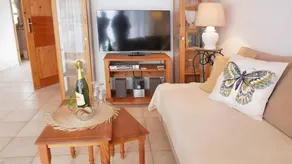 Ferienwohnung mit Pool, Grill und Garten | Meerblick - Image 4