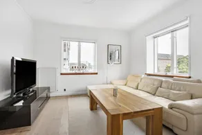 Apartment - Sleeps 4 - Harbour Views - Parking - Image 4