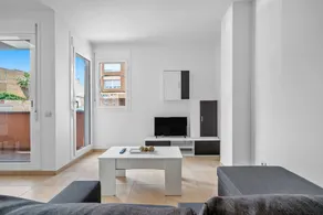 Fully equipped pleasant flat with terrace - Image 3