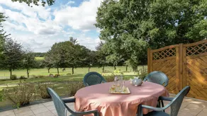 Quaint Holiday Home in Bonnemain near Lake - Image 5